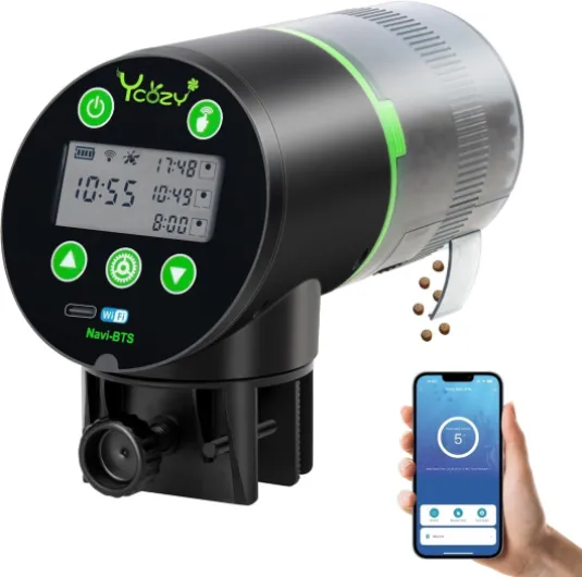 Ycozy WiFi Distributeur Nourriture Poisson Aquarium de App, Alimenté par Prise de Courant Distributeur Automatique Poisson avec Prise UE et Câble USB-C, Automatique Minuterie avec Ecran LCD Navi-BTS